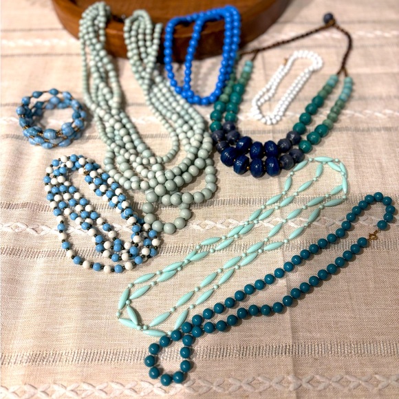 Vintage jewelry bundle - Picture 1 of 3